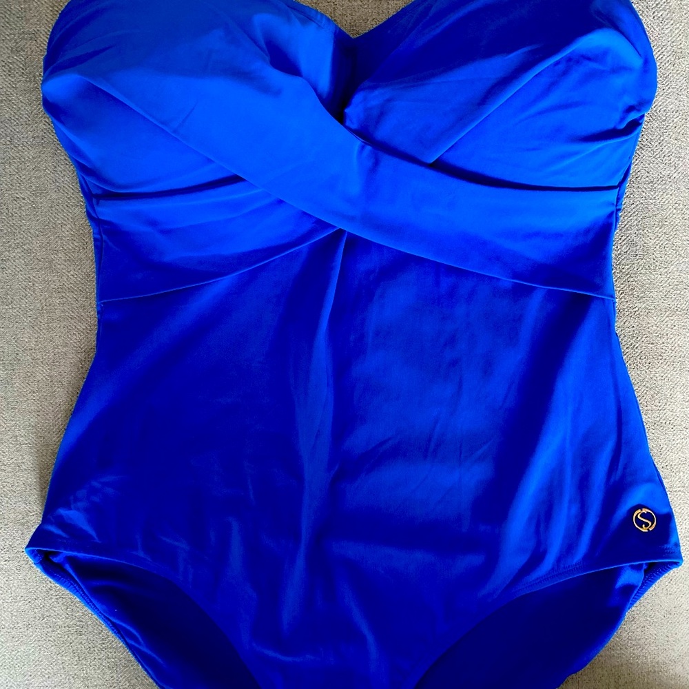 💙F&F💙bright blue bathing suit in US 12.